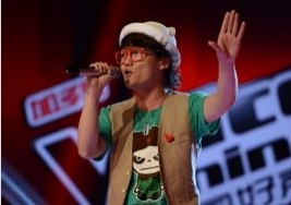 中國好聲音人選選手丁克森、崔蘭花出席東莞房地產(chǎn)活動(dòng)