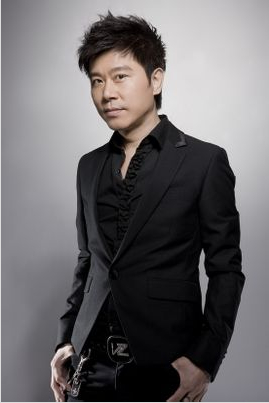伍思凱、高勝美出席無錫婚禮活動(dòng)