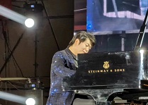 2019年郎朗出席琴街活動！帶來音樂視聽盛宴！