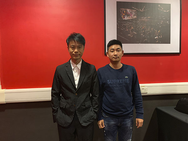 李克勤與經(jīng)紀人李志合影